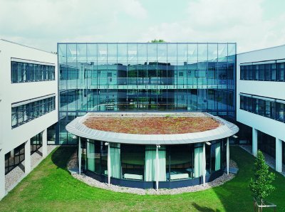 Entwurf: Architekten Prof. Roland Ostertag + Dipl.-Ing. Johannes Vornholt, Isernhagen